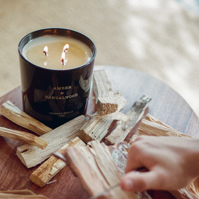 Vela XL 600 gr Amber & Sandalwood