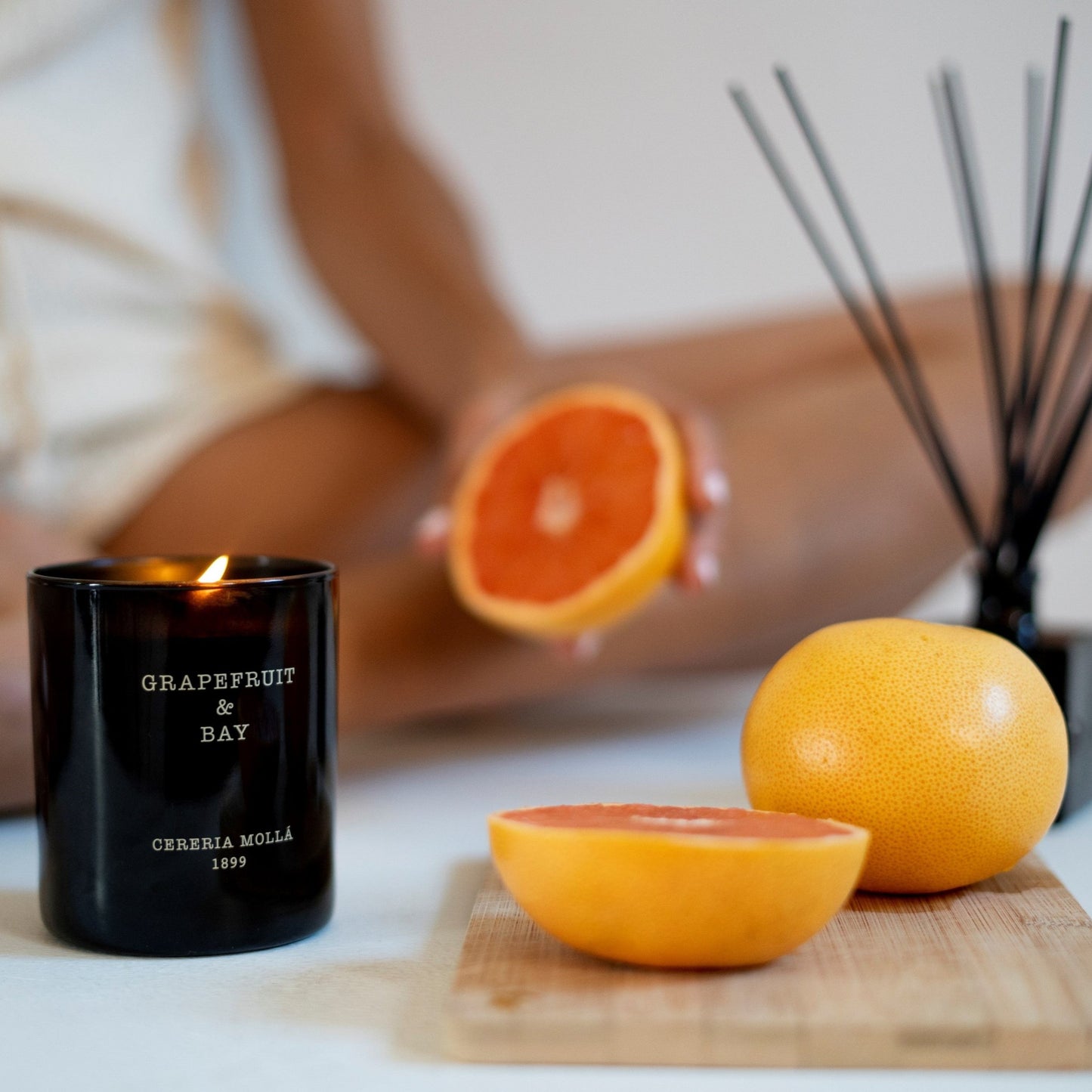Vela 230 gr Grapefruit & Bay
